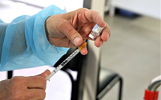 Jak przebiegają szczepienia w ełckich szpitalach?